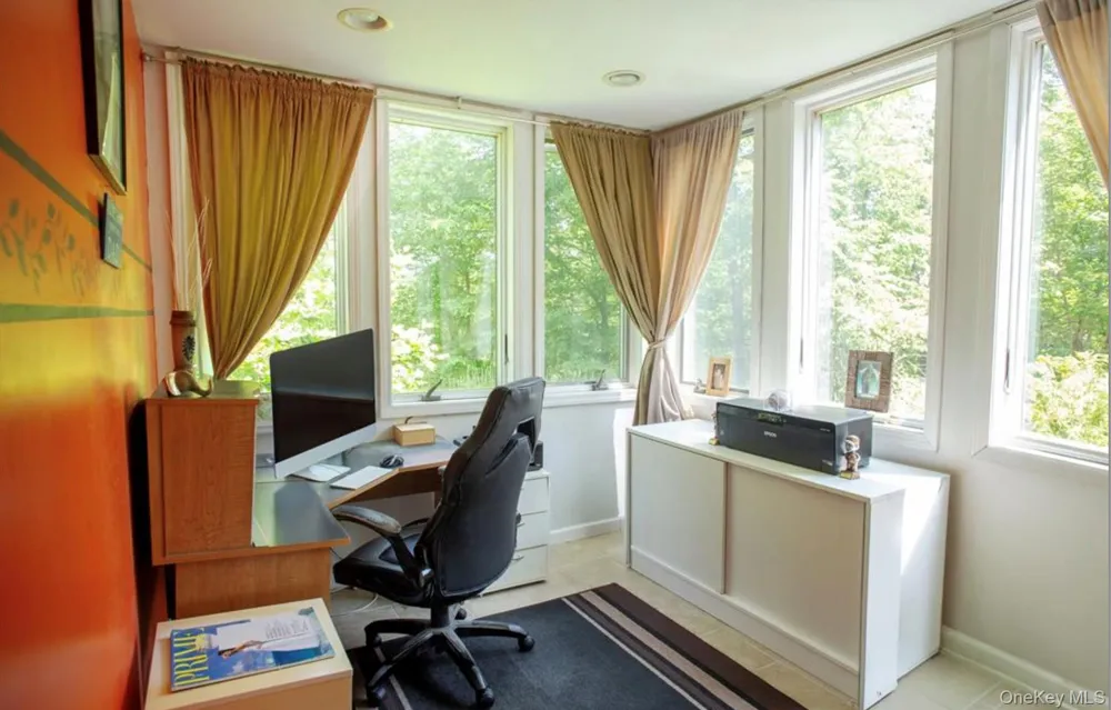 162 Fawn Hill Road Tuxedo Park, NY 10987