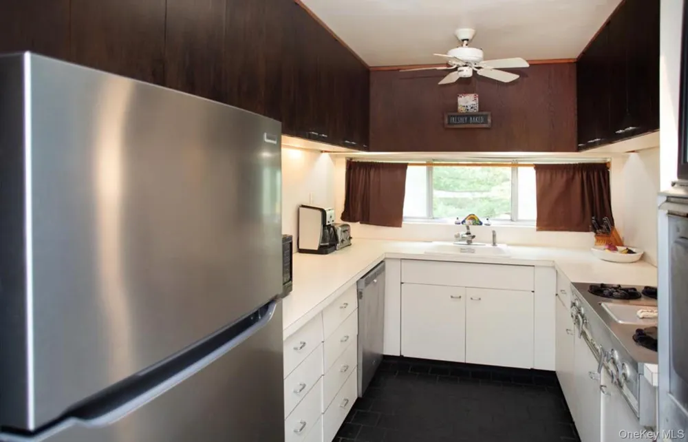 162 Fawn Hill Road Tuxedo Park, NY 10987