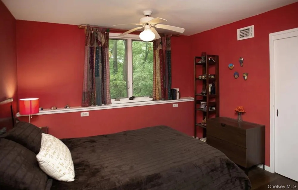 162 Fawn Hill Road Tuxedo Park, NY 10987