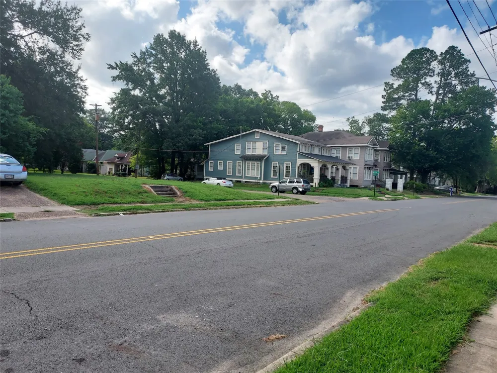 2029 Highland Shreveport, LA 71104