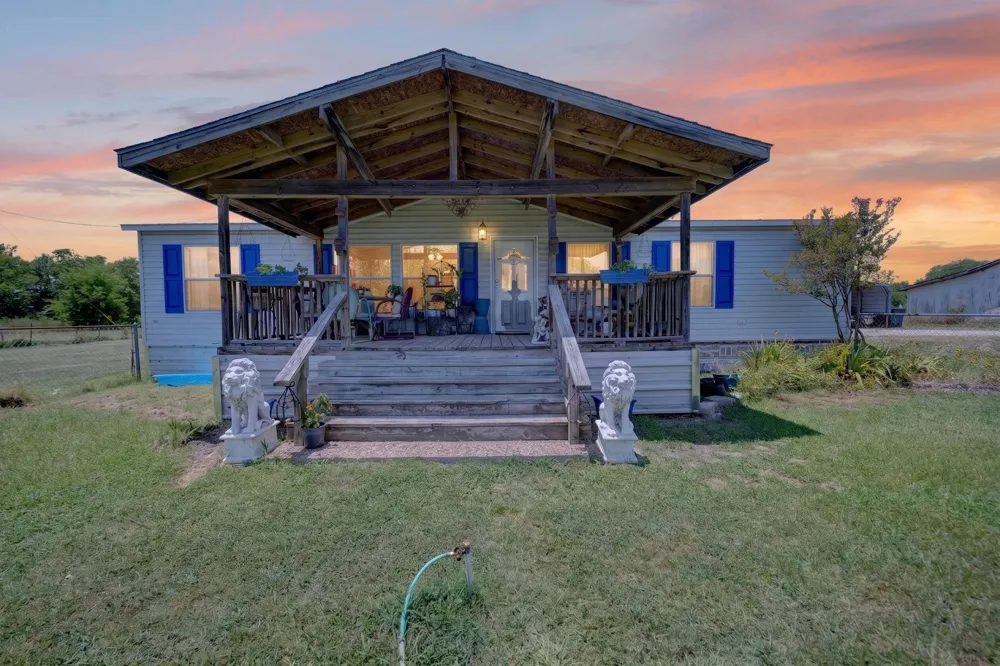 8900 Crestview Estate Road Quinlan, TX 75474
