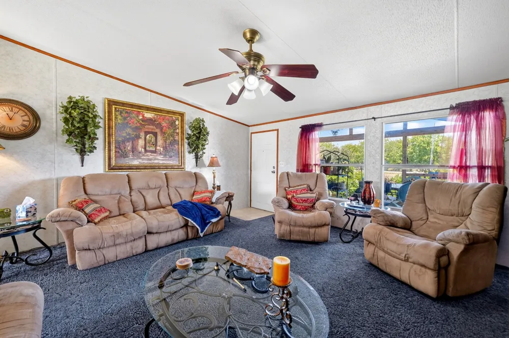 8900 Crestview Estate Road Quinlan, TX 75474