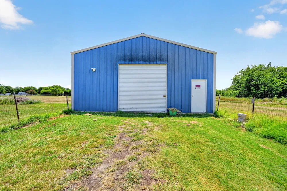8900 Crestview Estate Road Quinlan, TX 75474