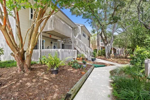 1200 Shoreline Drive #311