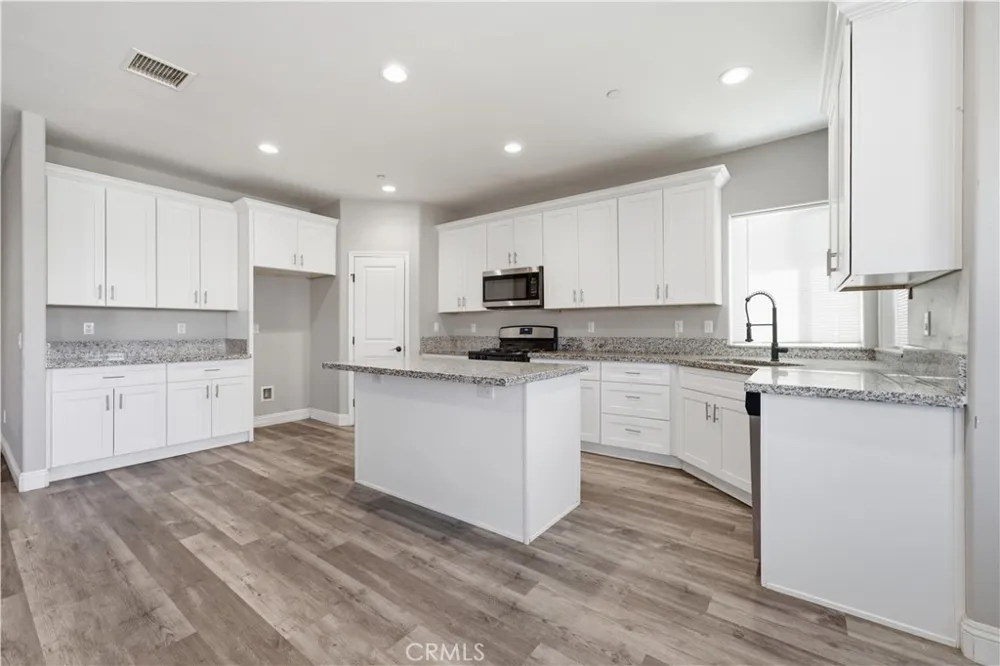 20844 Lakeview Drive California City, CA 93505