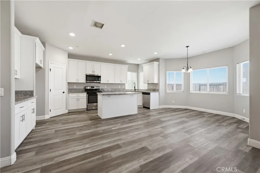 20844 Lakeview Drive California City, CA 93505