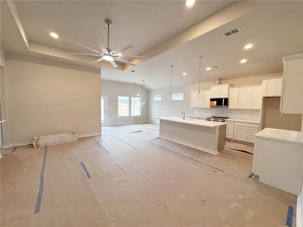 2104 Fury Portland, TX 78374