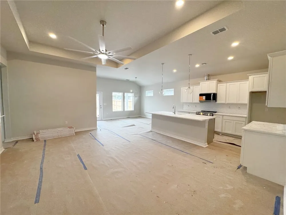 2104 Fury Portland, TX 78374