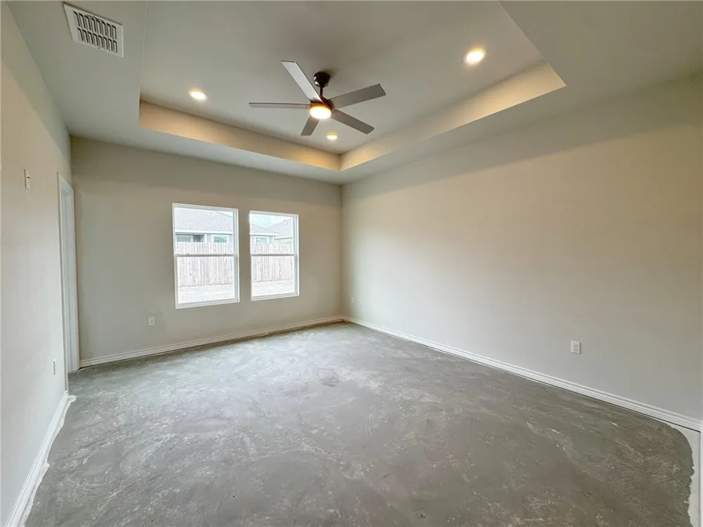 2104 Fury Portland, TX 78374