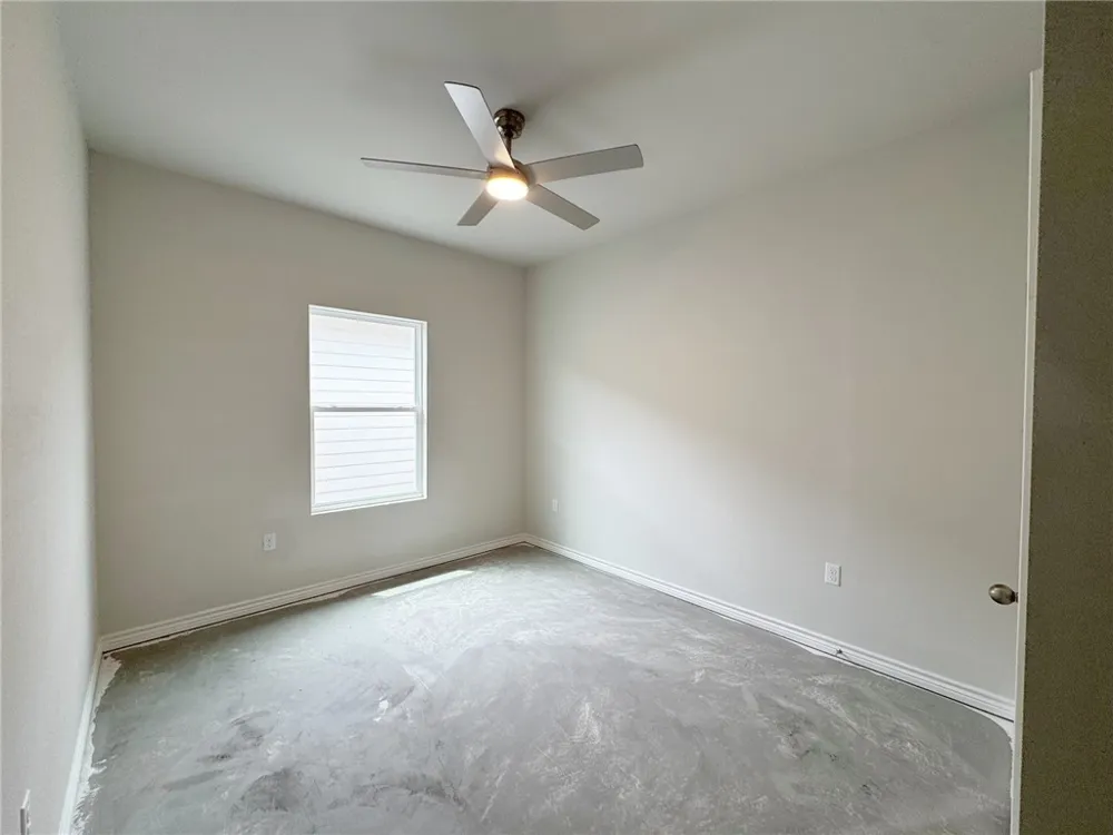 2104 Fury Portland, TX 78374