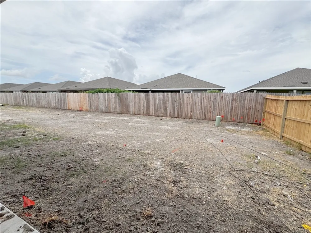 2104 Fury Portland, TX 78374