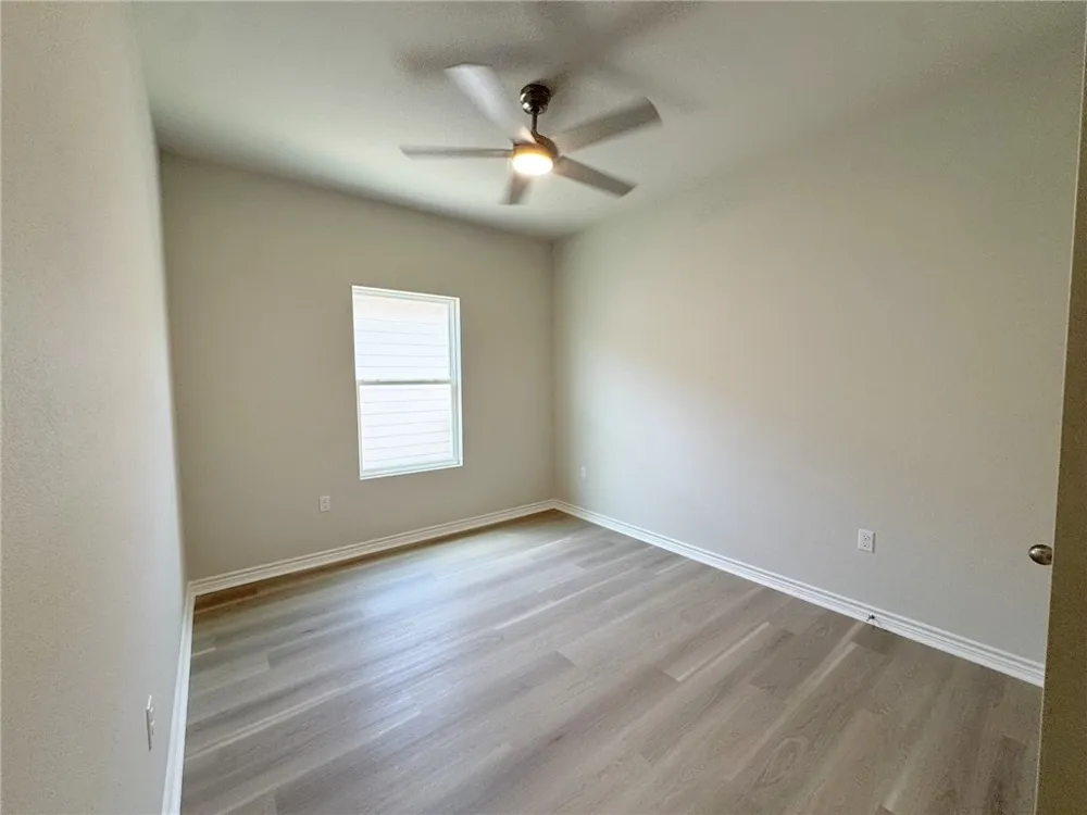 2104 Fury Portland, TX 78374