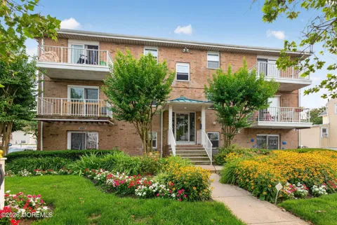 300 7th Avenue #8