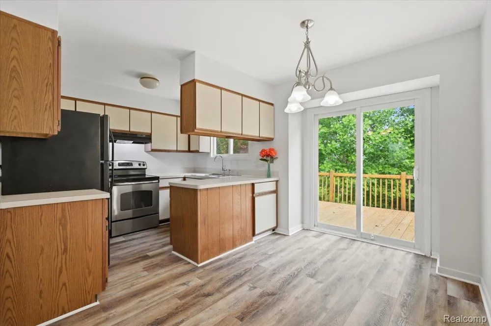 5608 Clinton River Drive Waterford Charter Township, MI 48327