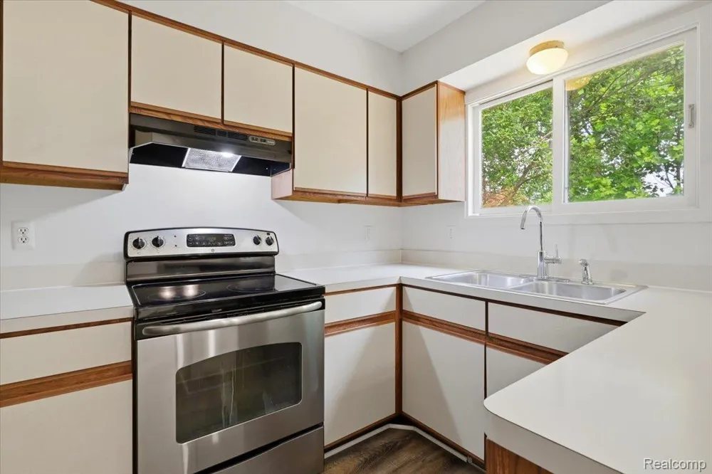 5608 Clinton River Drive Waterford Charter Township, MI 48327