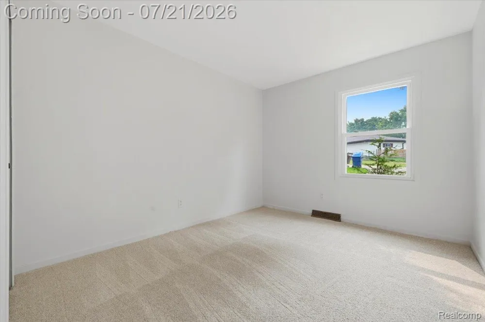 5608 Clinton River Drive Waterford Charter Township, MI 48327