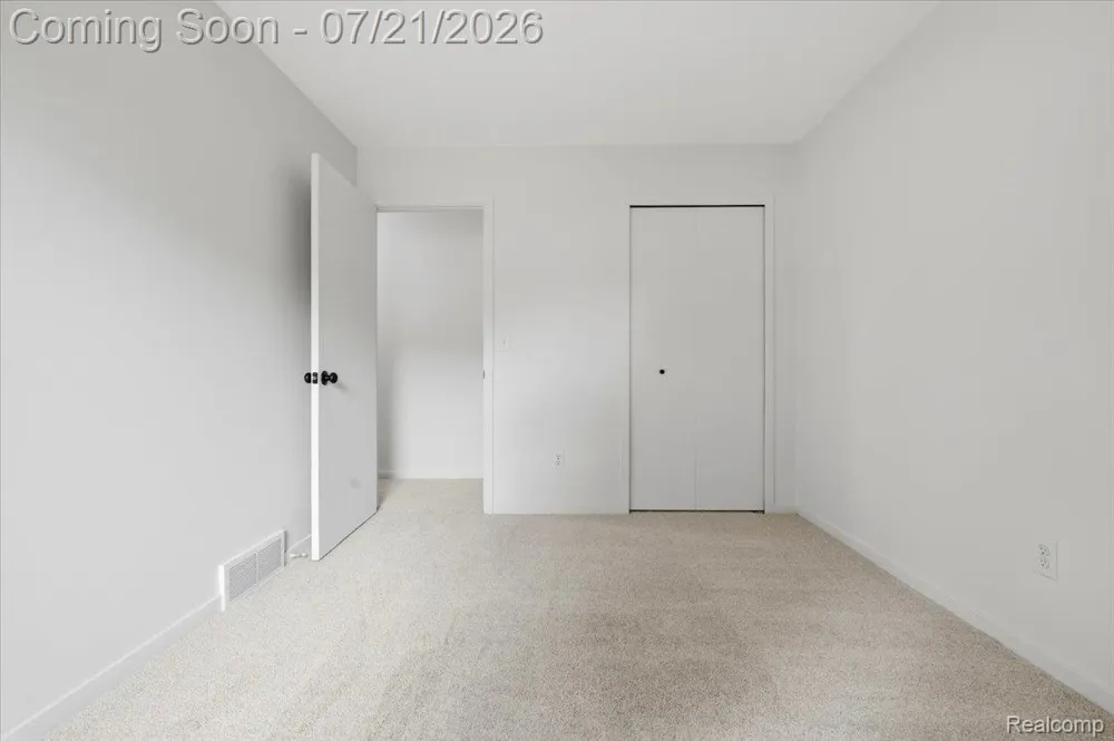 5608 Clinton River Drive Waterford Charter Township, MI 48327