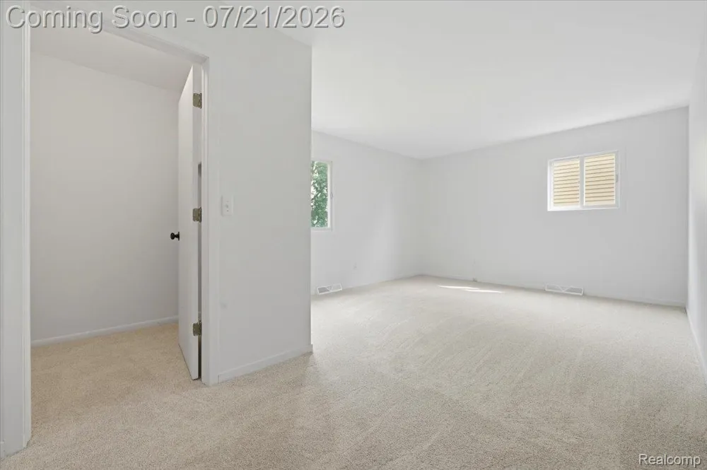 5608 Clinton River Drive Waterford Charter Township, MI 48327