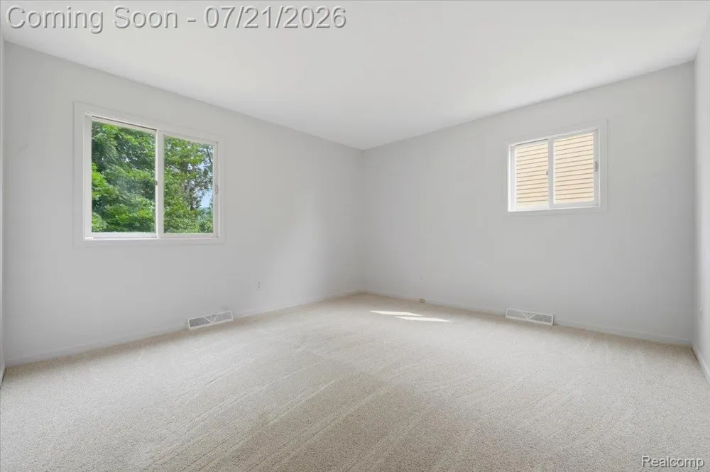 5608 Clinton River Drive Waterford Charter Township, MI 48327