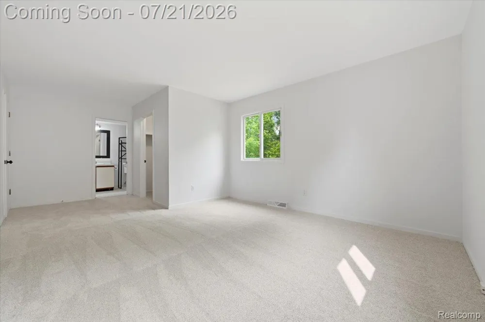 5608 Clinton River Drive Waterford Charter Township, MI 48327