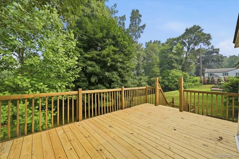 5608 Clinton River Drive Waterford Charter Township, MI 48327