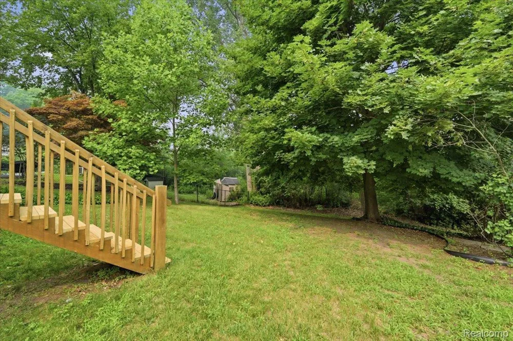 5608 Clinton River Drive Waterford Charter Township, MI 48327