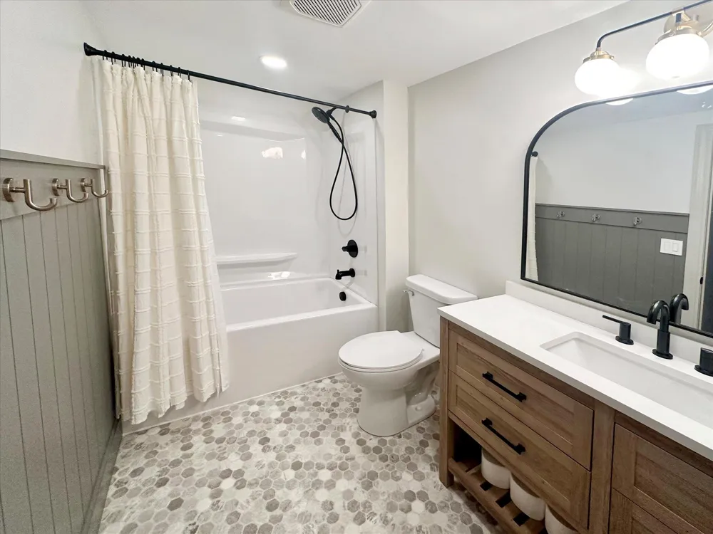 70070 2nd Avenue South Haven Charter Township, MI 49090