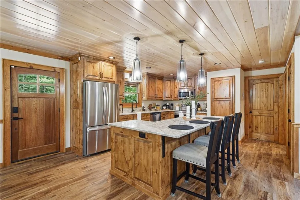 4687 Murphy Highway Mineral Bluff, GA 30559
