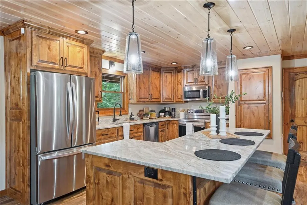 4687 Murphy Highway Mineral Bluff, GA 30559