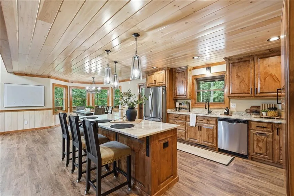 4687 Murphy Highway Mineral Bluff, GA 30559
