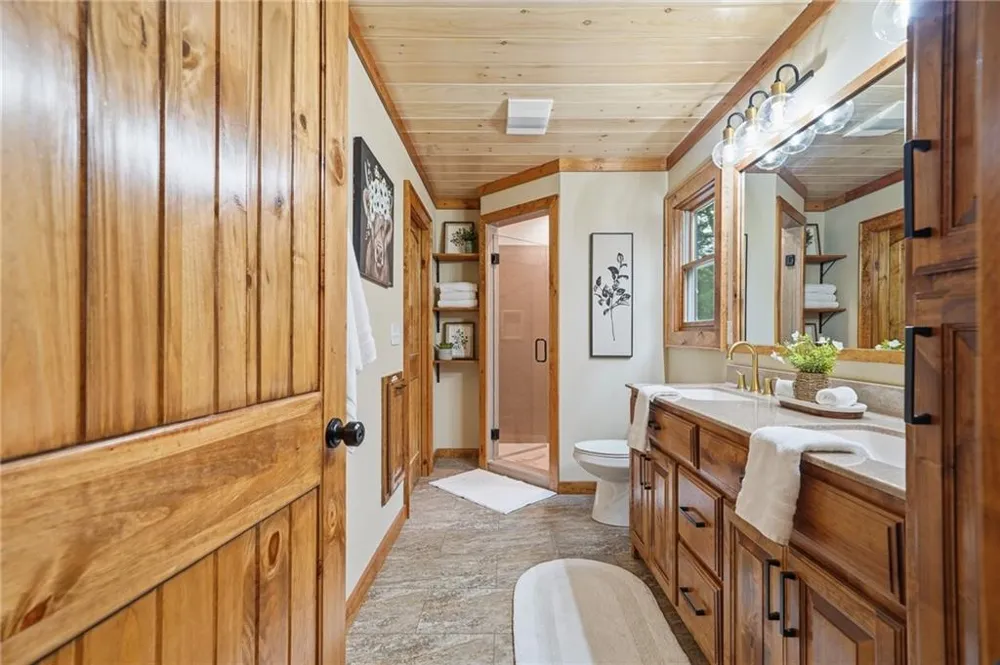 4687 Murphy Highway Mineral Bluff, GA 30559