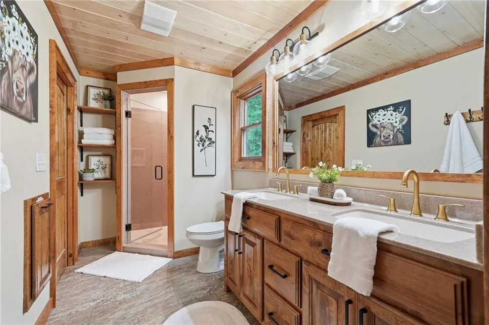 4687 Murphy Highway Mineral Bluff, GA 30559