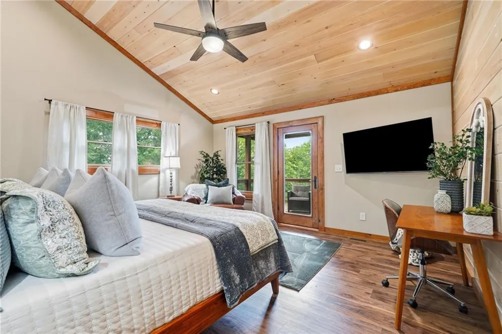 4687 Murphy Highway Mineral Bluff, GA 30559