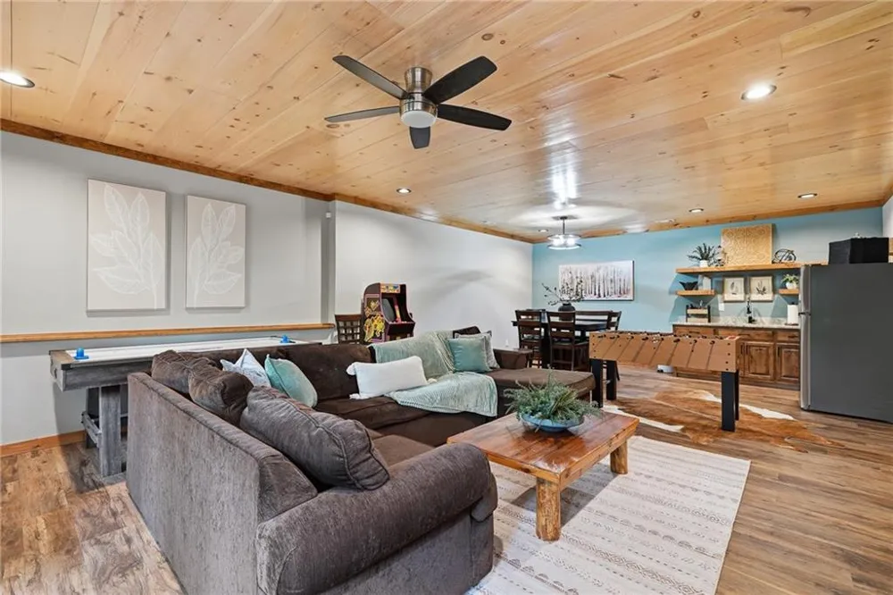 4687 Murphy Highway Mineral Bluff, GA 30559