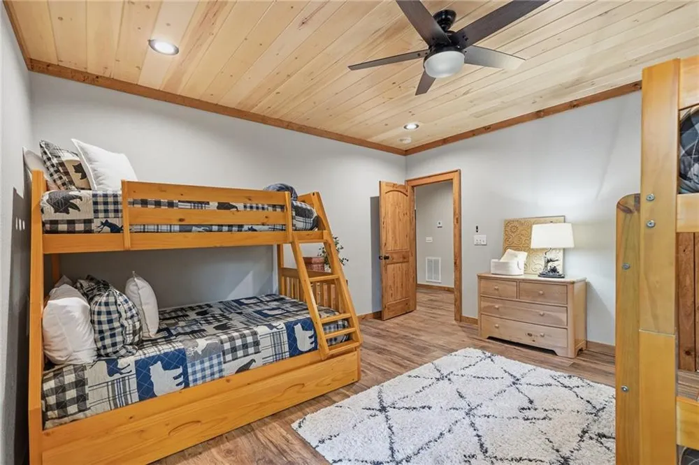 4687 Murphy Highway Mineral Bluff, GA 30559