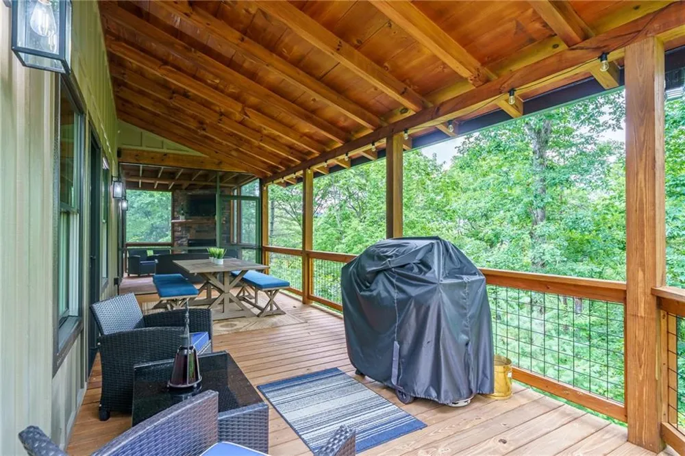 4687 Murphy Highway Mineral Bluff, GA 30559