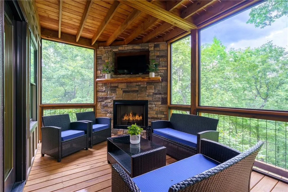 4687 Murphy Highway Mineral Bluff, GA 30559