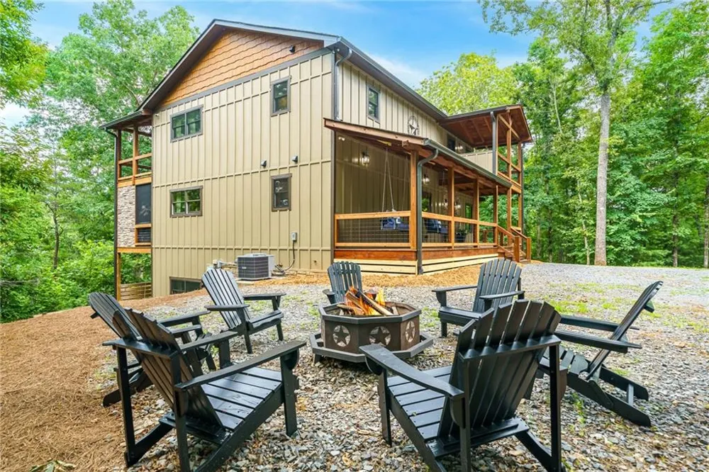 4687 Murphy Highway Mineral Bluff, GA 30559