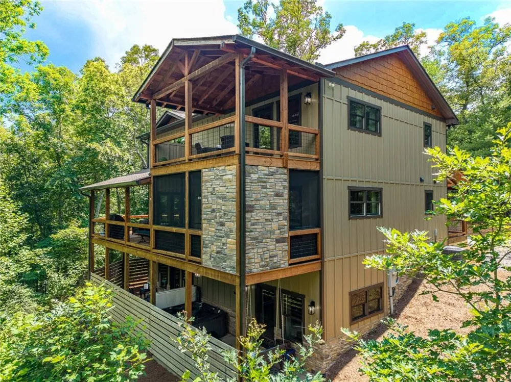 4687 Murphy Highway Mineral Bluff, GA 30559