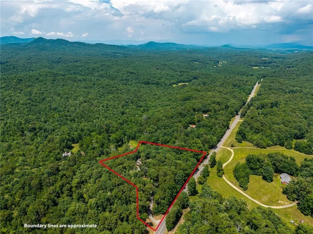 4687 Murphy Highway Mineral Bluff, GA 30559