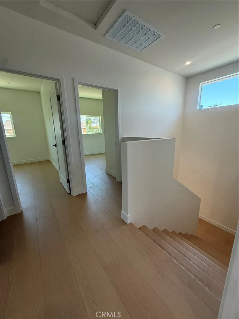 10026 Norwich Avenue San Fernando, CA 91345