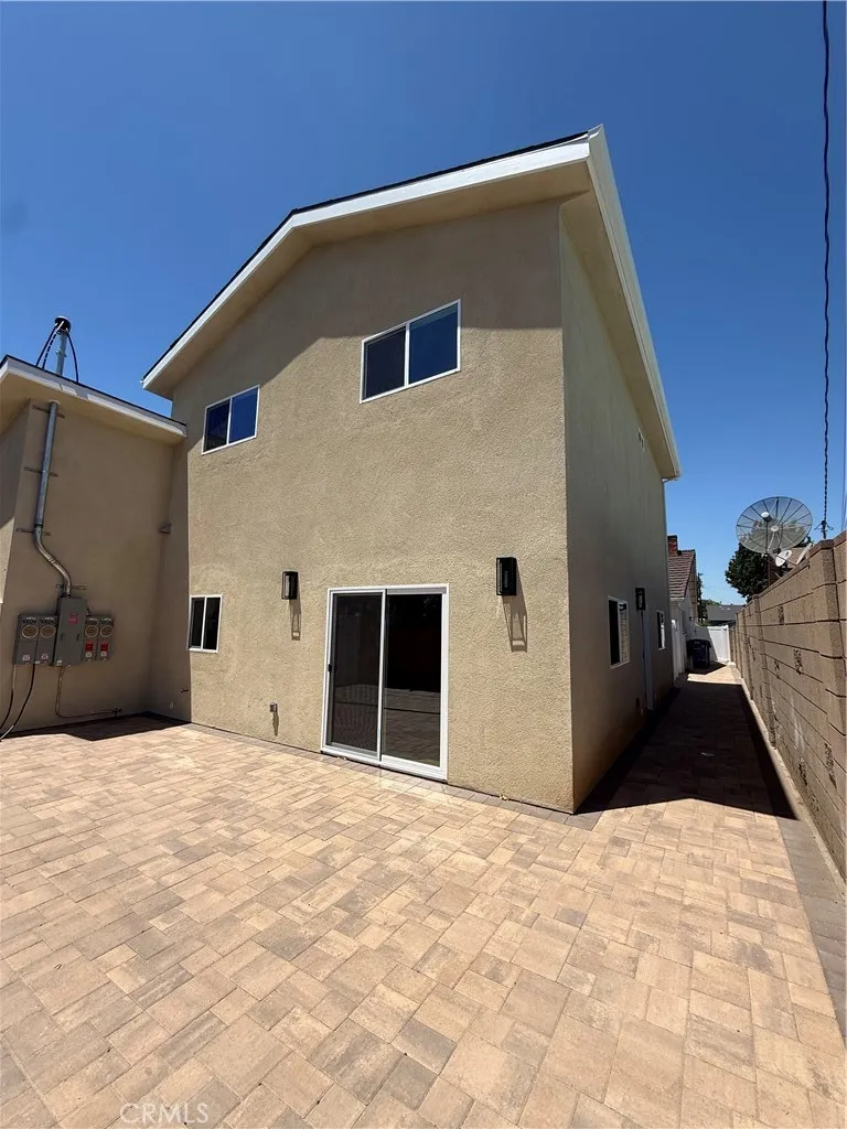10026 Norwich Avenue San Fernando, CA 91345