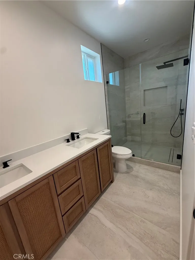 10026 Norwich Avenue San Fernando, CA 91345