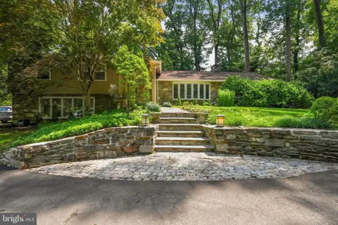 901 DALE ROAD