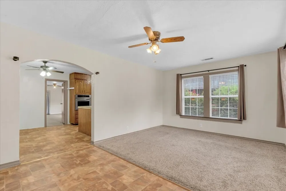 1113 Hudgins Avenue Fort Worth, TX 76111