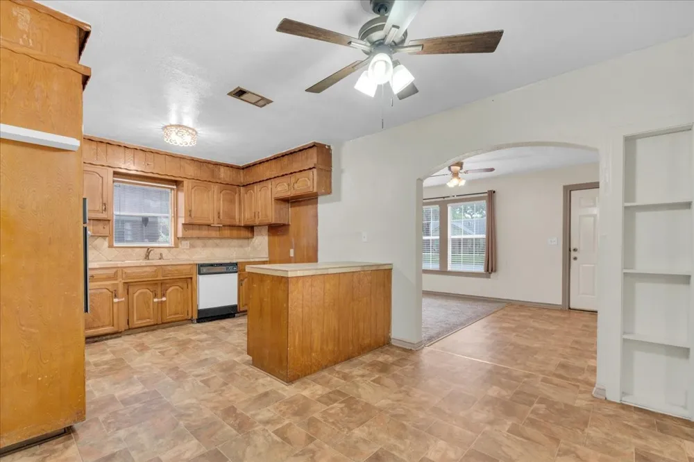1113 Hudgins Avenue Fort Worth, TX 76111