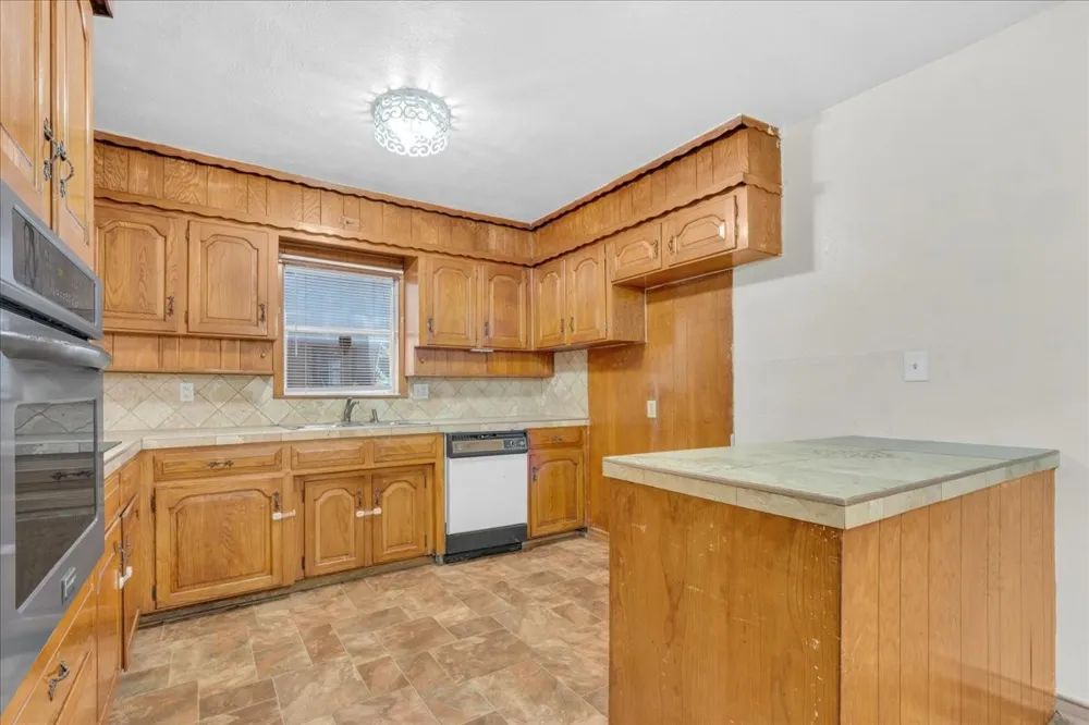 1113 Hudgins Avenue Fort Worth, TX 76111