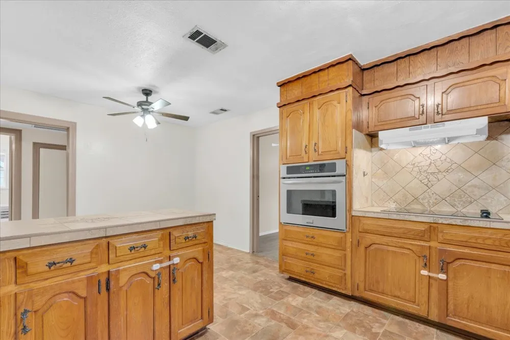 1113 Hudgins Avenue Fort Worth, TX 76111