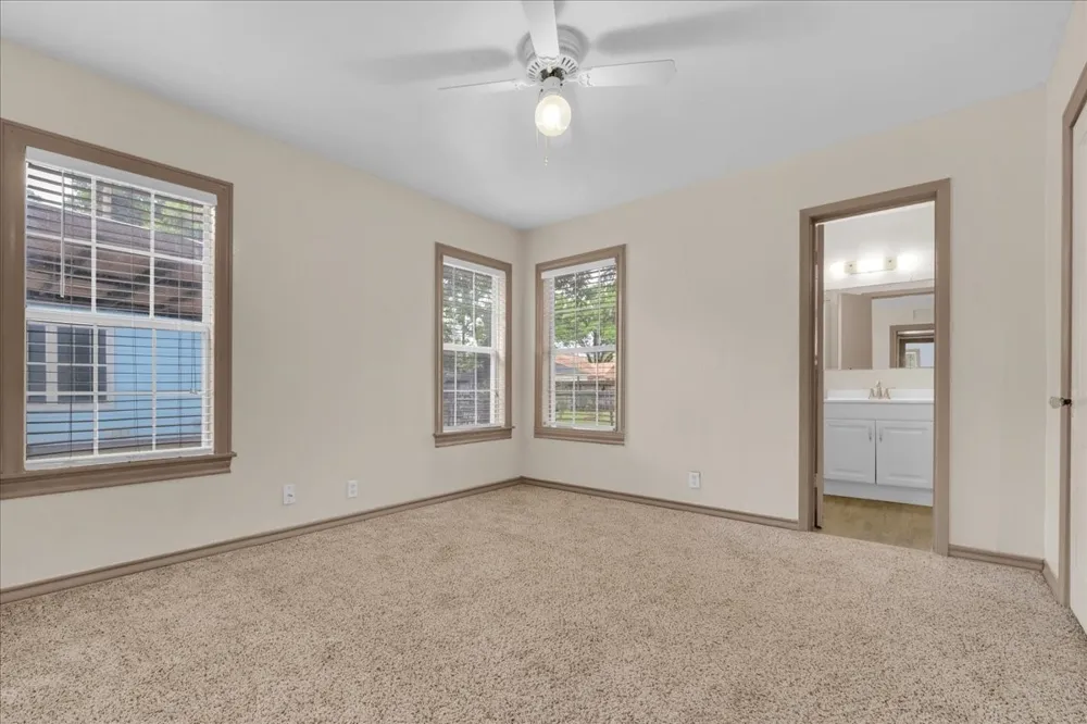 1113 Hudgins Avenue Fort Worth, TX 76111