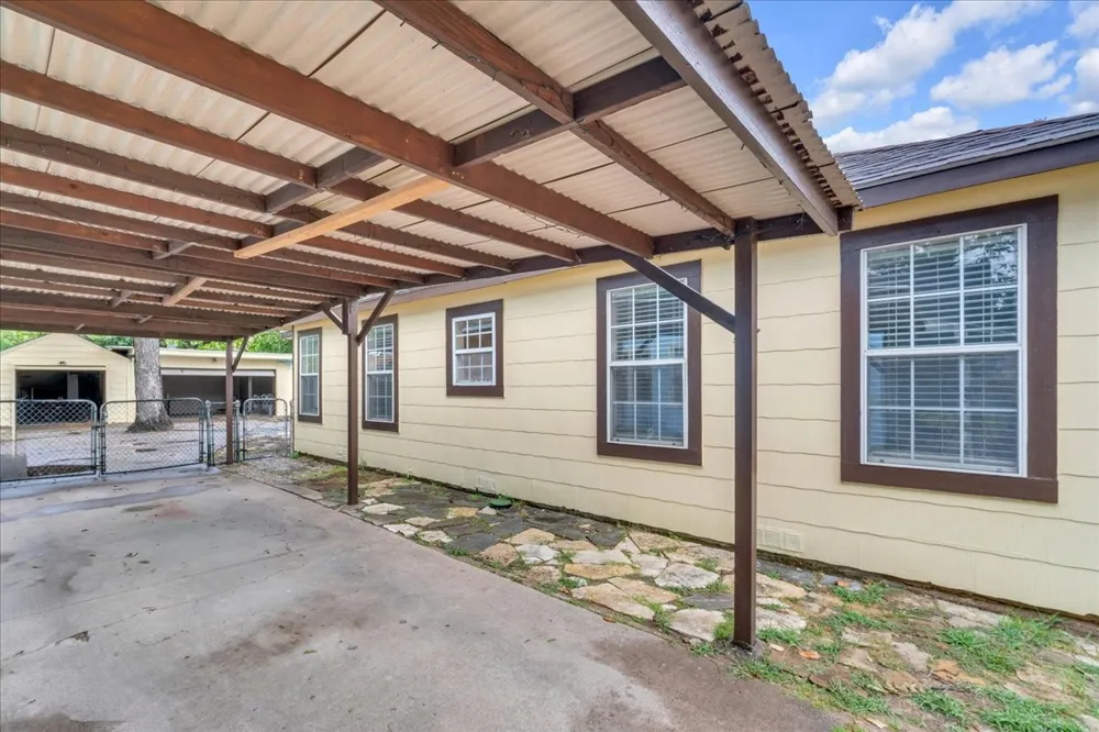 1113 Hudgins Avenue Fort Worth, TX 76111